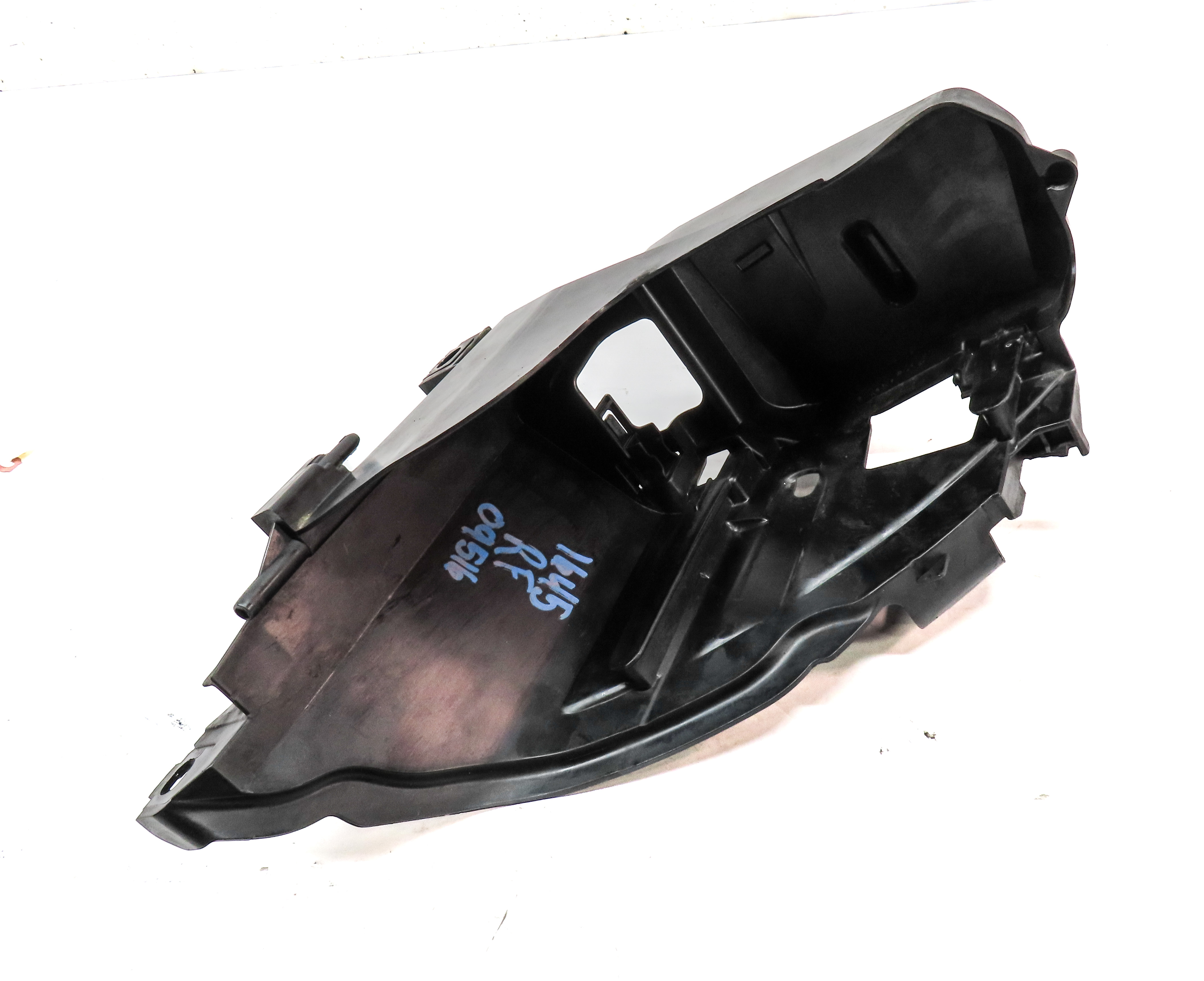 2012 AUDI Q7 (4L) FRONT RIGHT PASSENGER HEADLIGHT HEAD LIGHT LAMP MOUNT BRACKET — exact item pictured